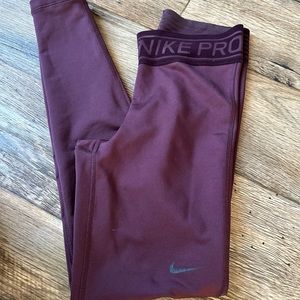 Women’s Nike Pro Dri Fit Leggings Burgandy Small